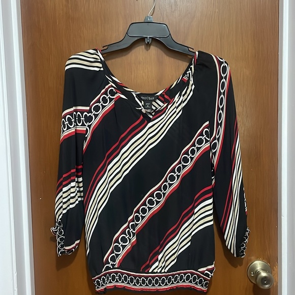 Silk flowy Shirt - Picture 2 of 6